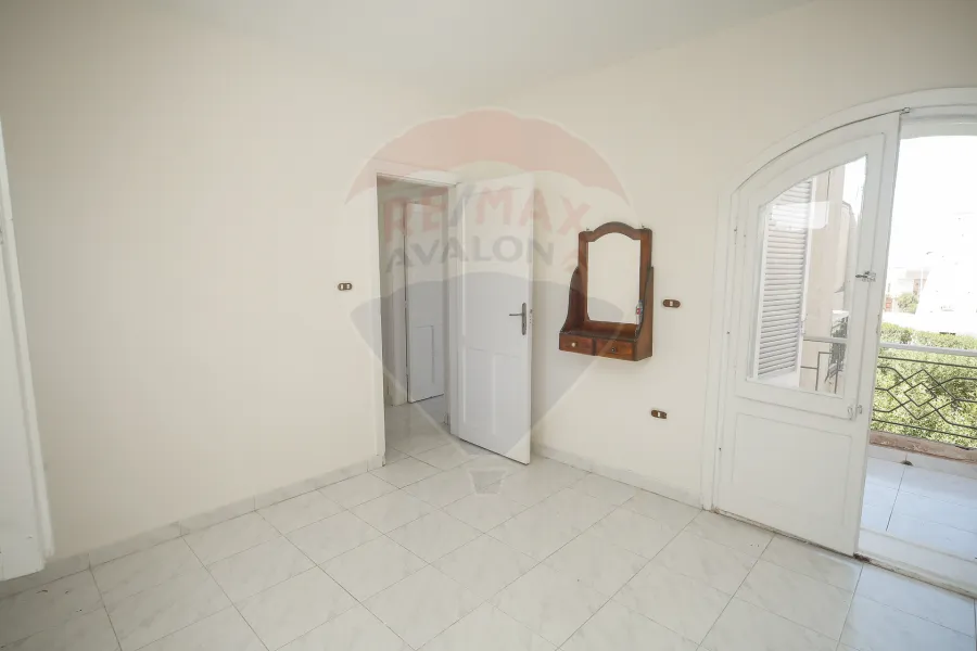 Chalet with roof for sale (El fayrouz beach) 138 m