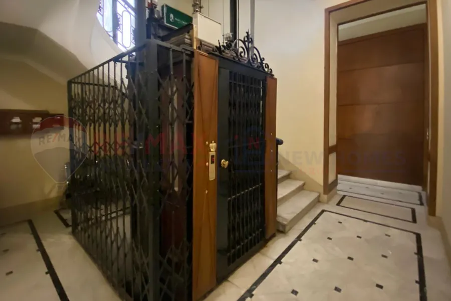 Apartment for sale 238 m net Latin District (Aly Amin Maher st.)