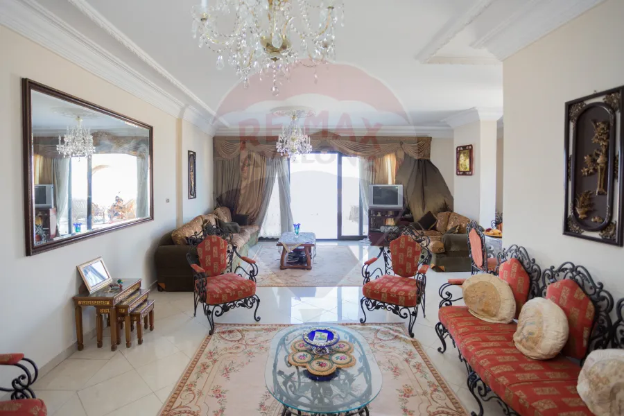 Penthouse for sale 400 m Al Saraya (directly on the sea)