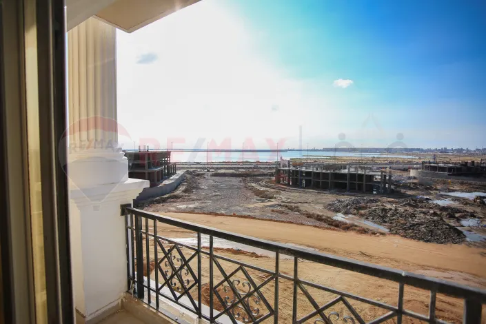 Apartment for sale 177 m (sawari) open view on the lake