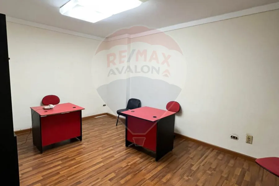 Administrative apartment for rent 200 m Kafr Abdo (Victor Emanuel El Talet St)