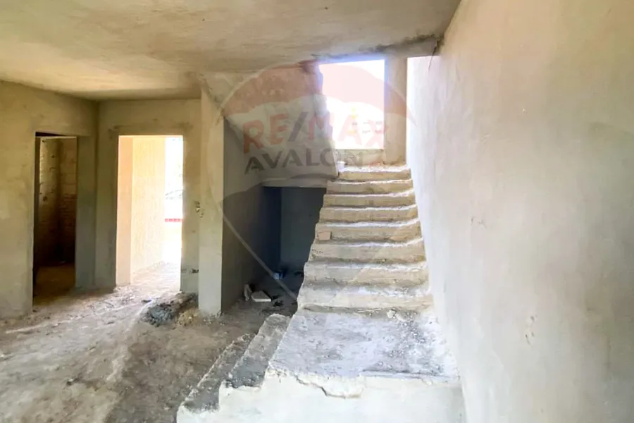 Town house villa for sale 185 m King Mariout (Alex west)