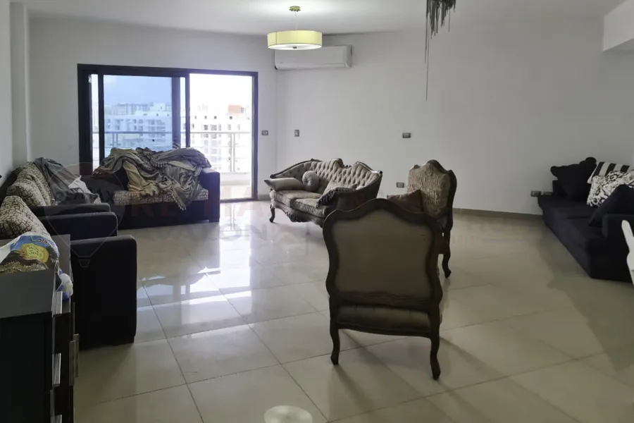 شقة للبيع 225 م سموحة (ابراج الجيش)