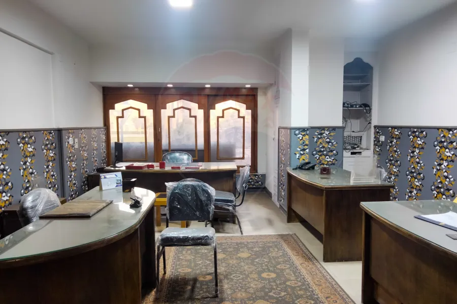 Administrative unit for rent 250 m Louran ( El-Eqbal main st. )
