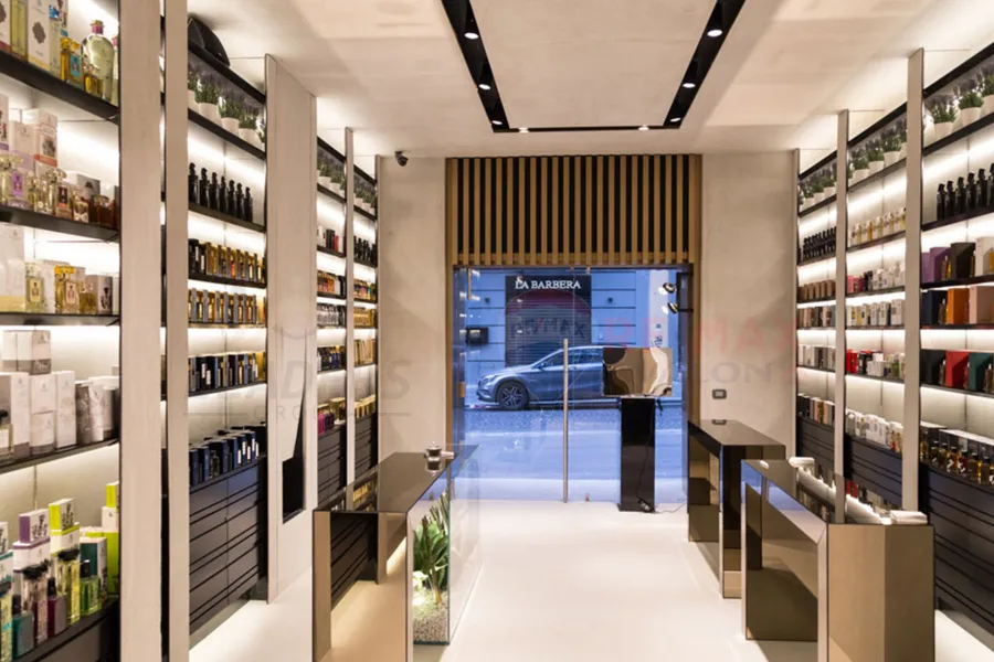 Commercial shop for rent 25 m Miami (first block from Iskandar St)