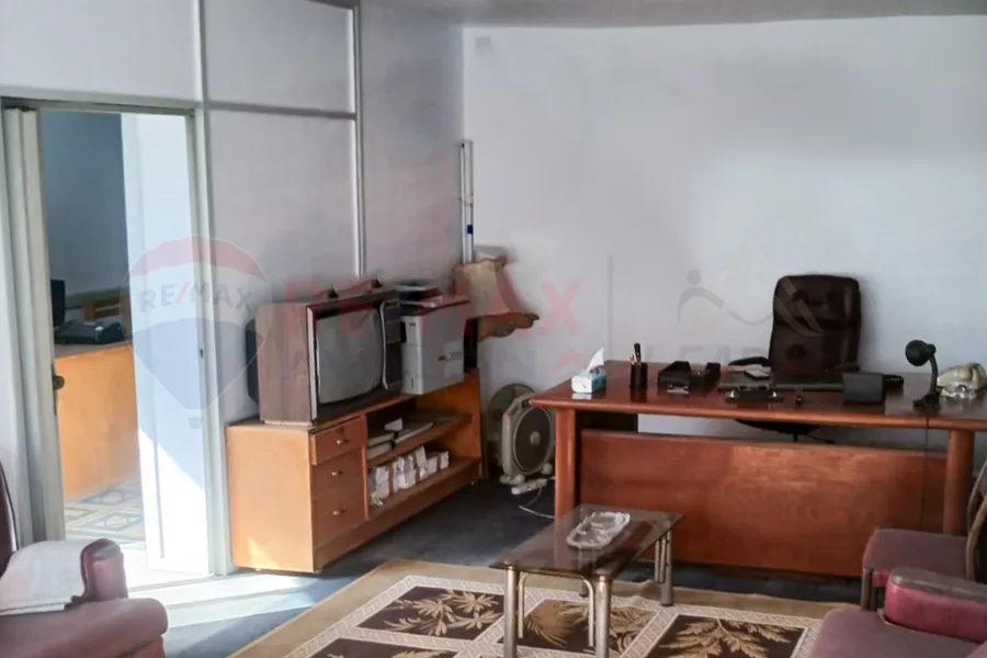Administrative headquarters for sale 75 m Sporting (directly on the tram)