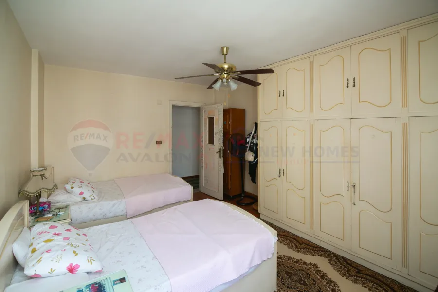شقة للبيع 220 م سموحة (متفرع من ش مصطفى كامل)