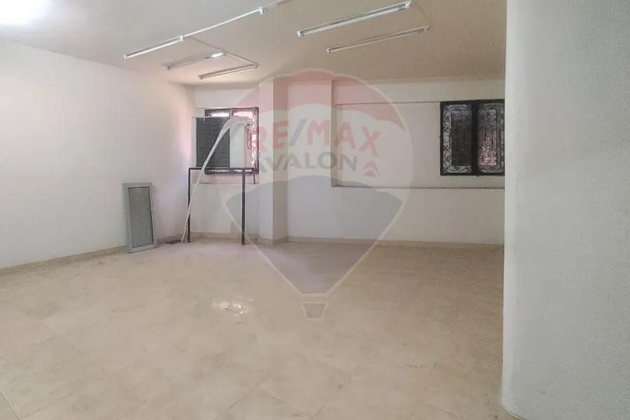 Shop + mezzan for rent 460 m Moustafa Kamel (Abu Qir st.)