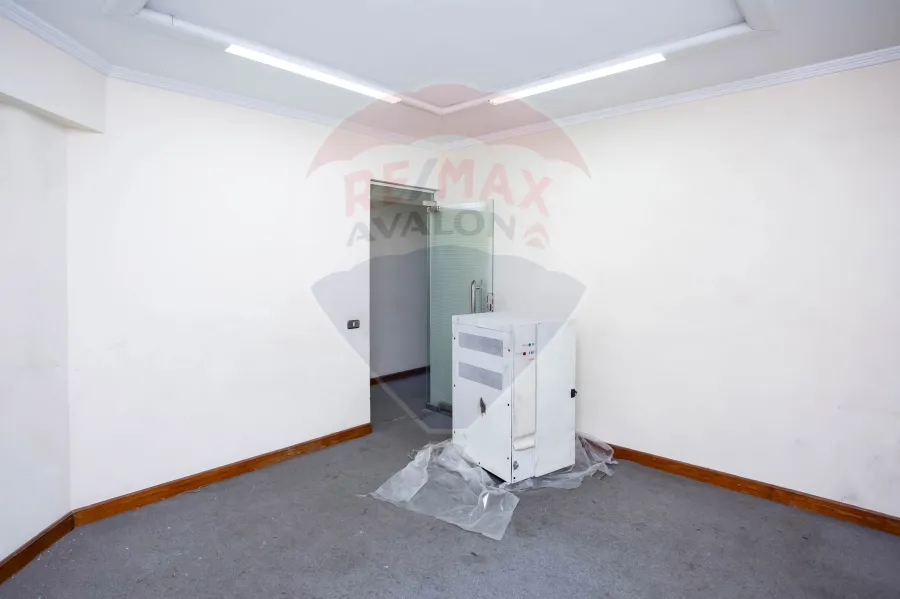 Administrative unit for sale 370 m Smouha (Fawzy Moaaz st.)