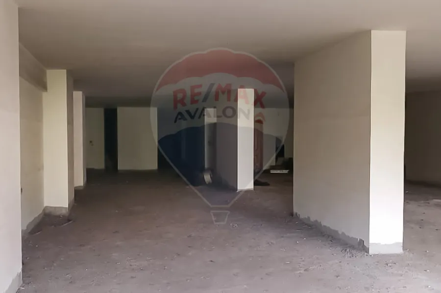 Shop 260 m + mizan for sale 600 m Glim (Abu Qir St.)