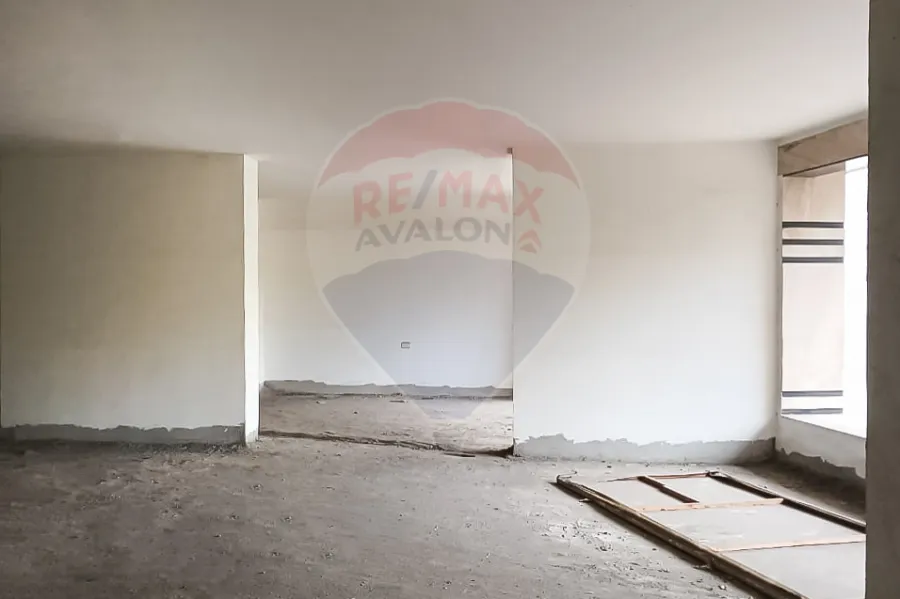 Shop 260 m + mizan for sale 600 m Glim (Abu Qir St.)