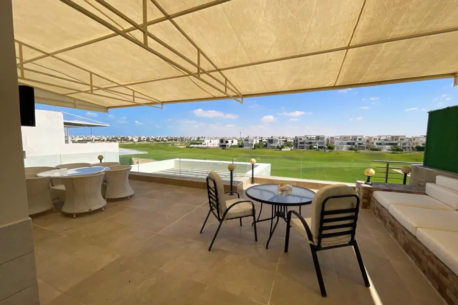 شاليه سنيور للبيع (هاسيندا باي - سيدي عبدالرحمن) 350 م