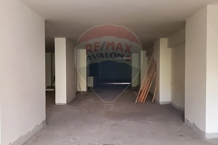 Shop 260 m + mizan for sale 600 m Glim (Abu Qir St.)