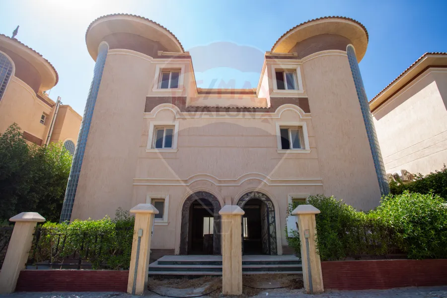 Twin House villa for sale 370 m King Mariout (Al Orouba Royal Compound)