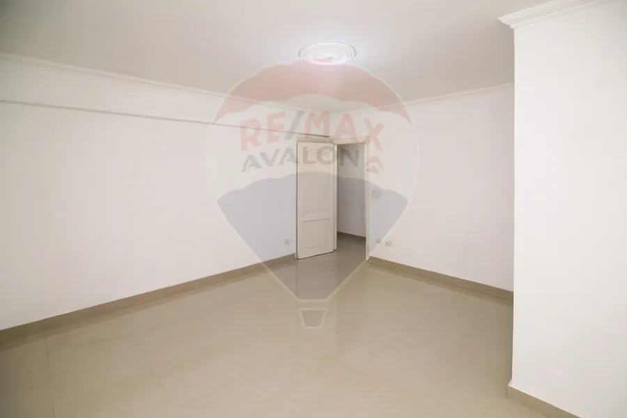 Apartment for sale 200 m Ibrahimia (second number from the sea)