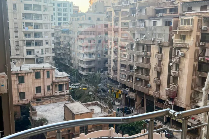 Apartment for rent 150 m Louran (steps from Abu Qir St.)