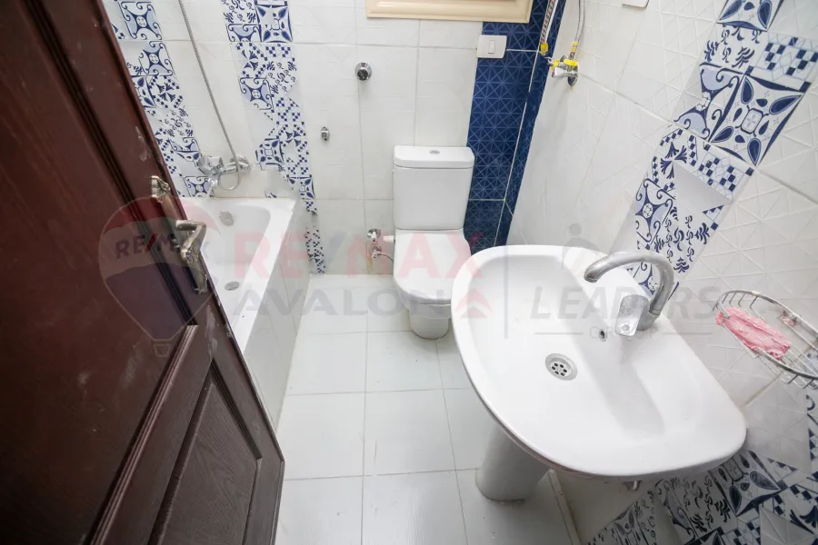 Apartment for sale 145 m Kafr Abdo (Sakina Bint Al Hussein St.)
