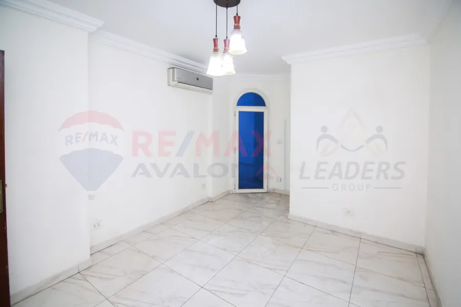 Administrative apartment for rent 175 m Cleopatra (Army Road)