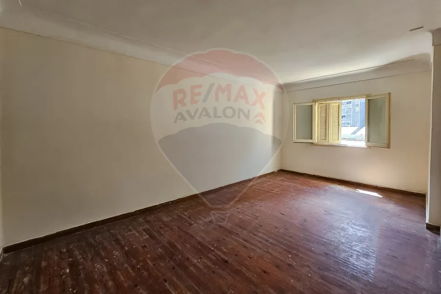 Apartment for sale 200 m Kafr Abdo (branched from Al-Ismailia st.)