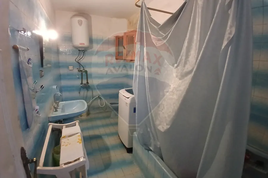 Apartment for sale 200 m Roushdy (Abdel Hamid El Abadi St.)