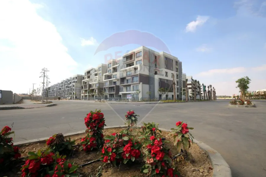 Duplex apartment for sale 217 m + 92 m garden New Cairo (Palm Hills Capital Gardens)