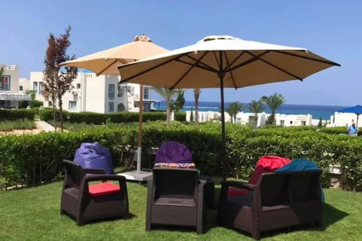 شالية ارضي بحديقة 100 م للبيع (ماونت فيو - Greek island)