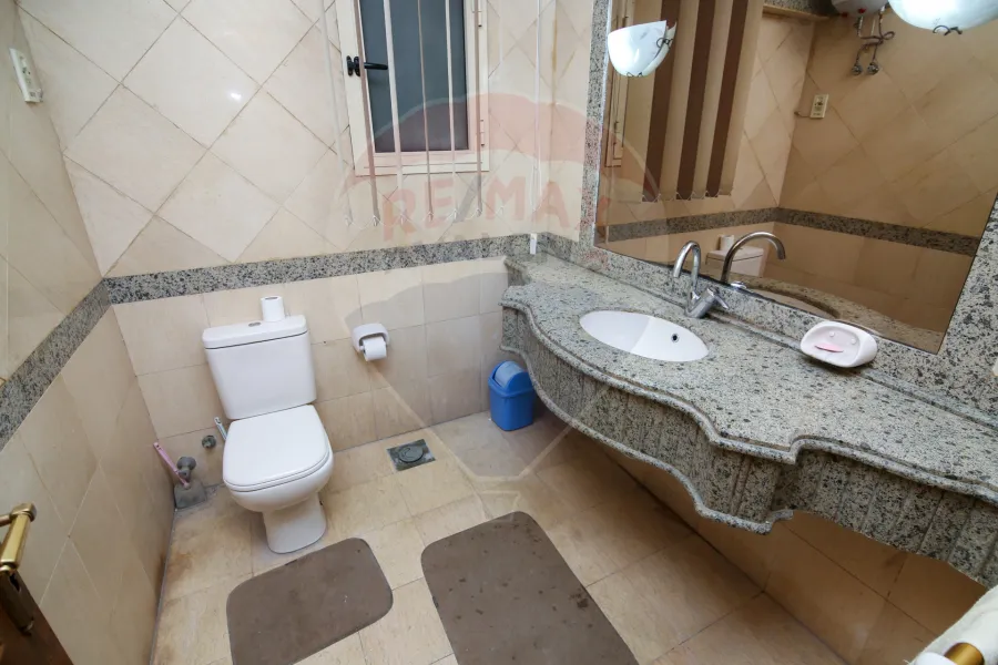 Administrative Unit for sale 240 m Smouha (Tout Ankh Amoon st)