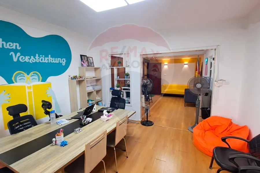 Administrative residence for rent 165 m Roushdy (Directly on the tram)