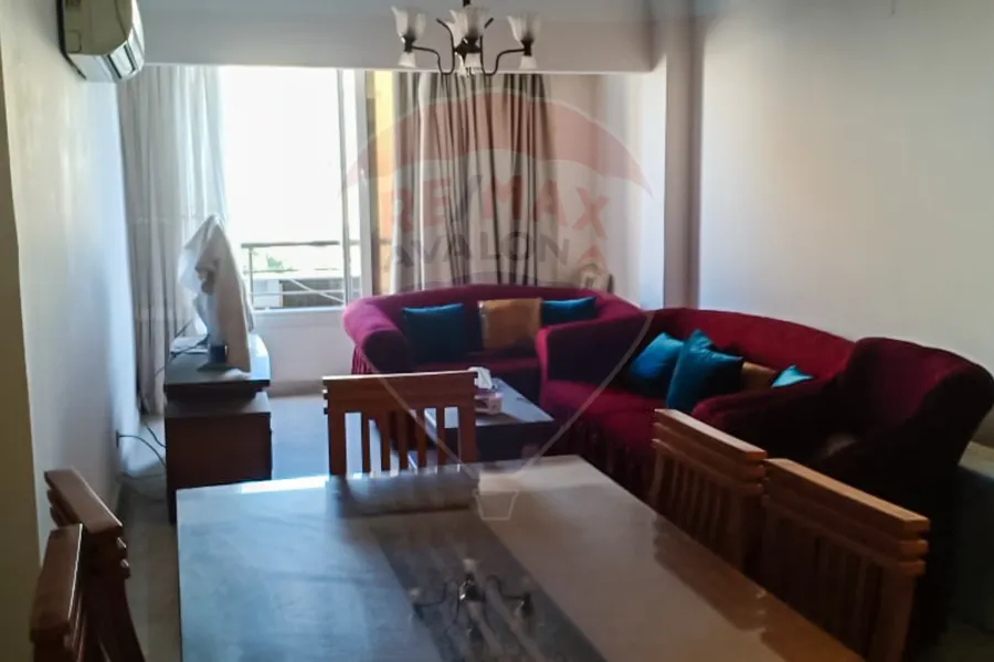 Studio for rent furnished 65 m Stanley (First num from sea)