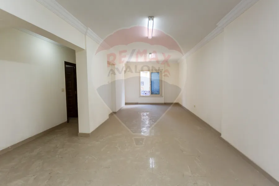 Administrative unit for sale 162 m Ibrahimia (Abo qir St.)