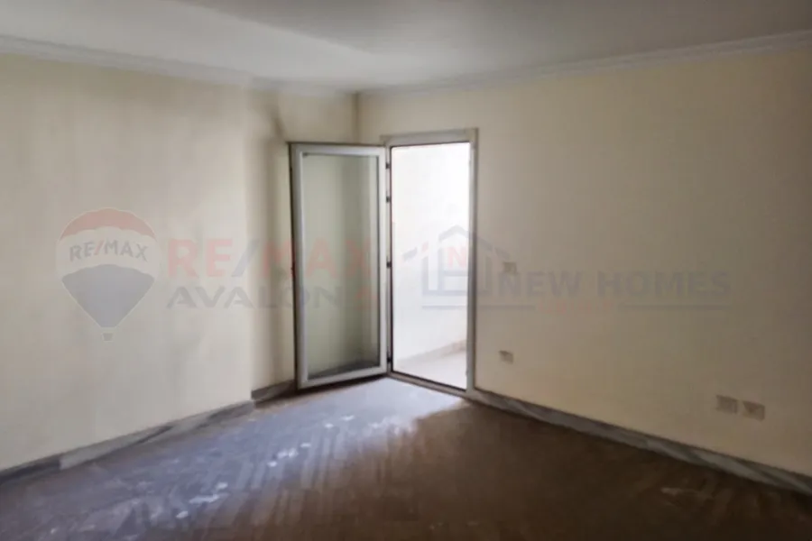 Apartment for rent 238 m Louran (El-Eqbal main st.)