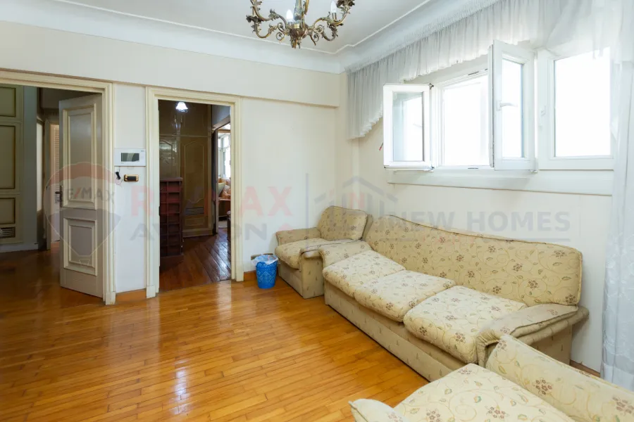 Triplex apartment for sale 220 m Stanly (near to the sea)