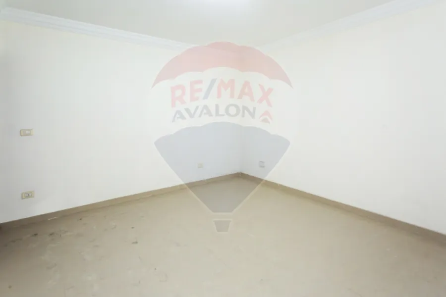 Administrative unit for sale 162 m Ibrahimia (Abo qir St.)