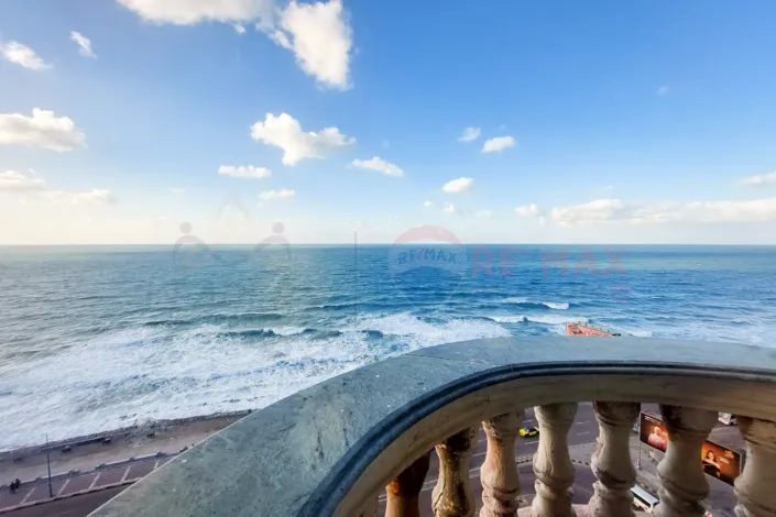Furnished apartment for rent 150 m Camp Caesar (directly on the sea)