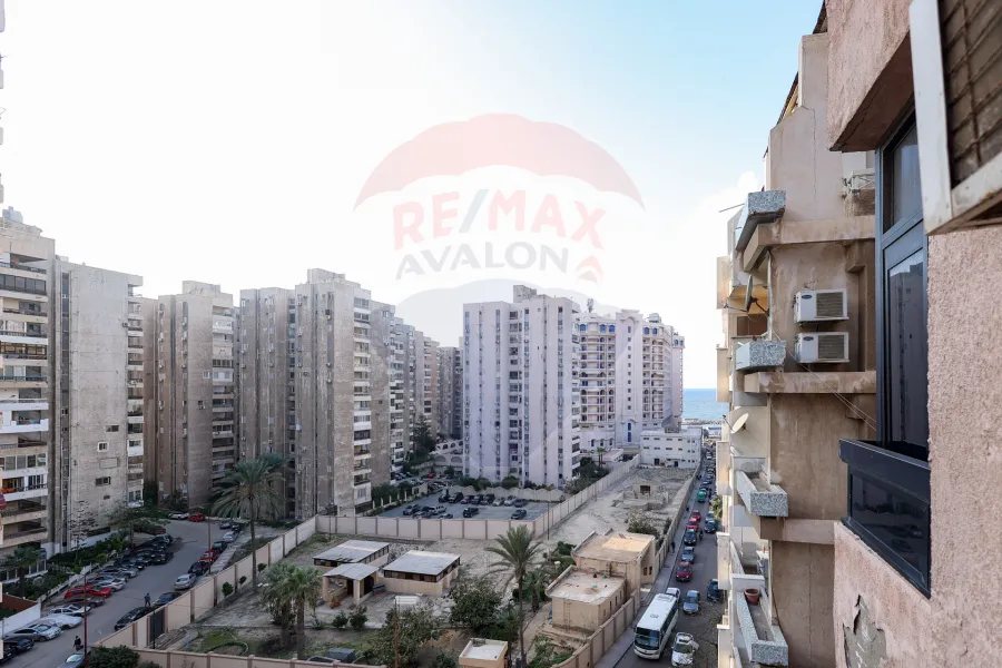 Apartment for sale 230 m Roushdy (El moaskar Al-Romani main st)