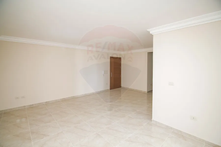 Apartment for sale 165m Smouha (El Reyada St.-East Tower Compound)