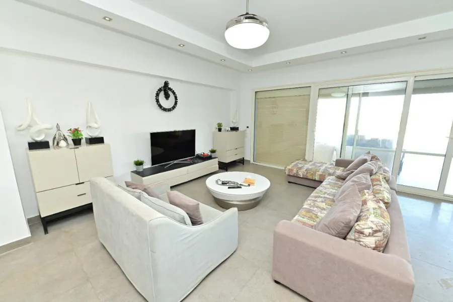 Stand Alone Villa + Cabana for sale (Hacienda Bay) - 1,400 m