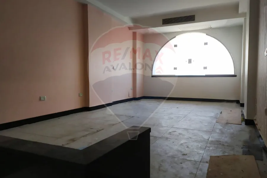 Shop for rent 60 m Smouha (Pharmacists Towers)