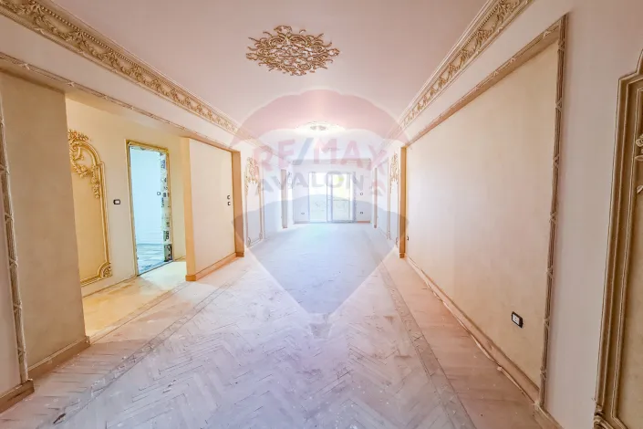 Units for Sale 175 m Roushdy (steps from sea)