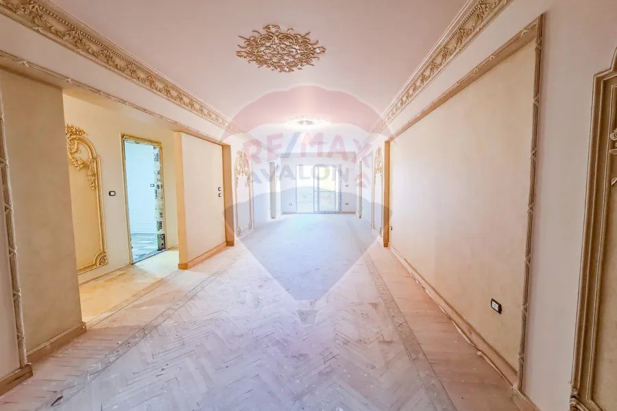 Units for Sale 175 m Roushdy (steps from sea)