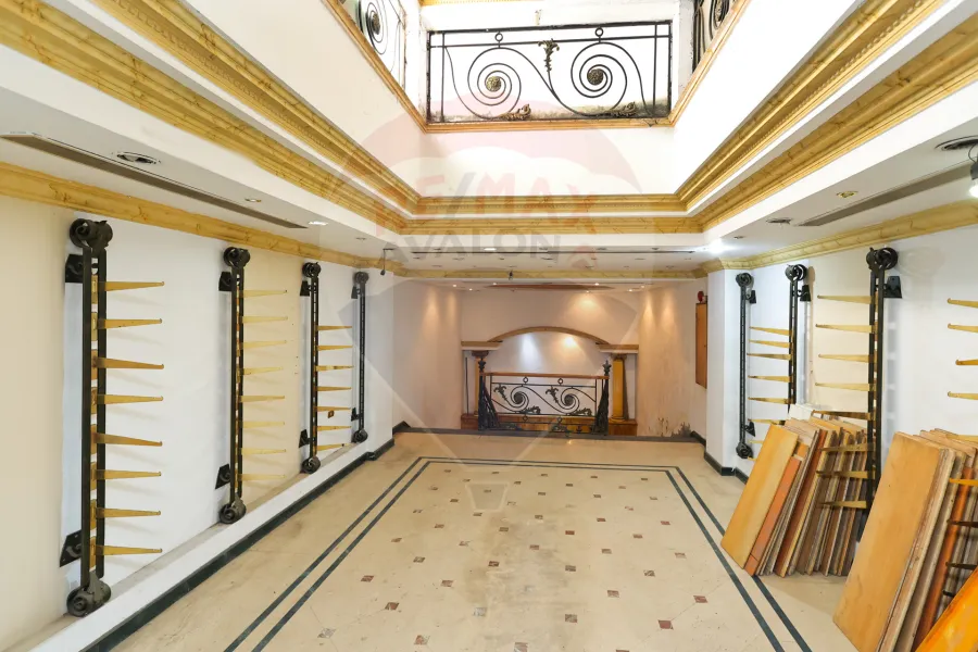 محل للإيجار 520 م محطة الرمل (ش سيزوستريس)