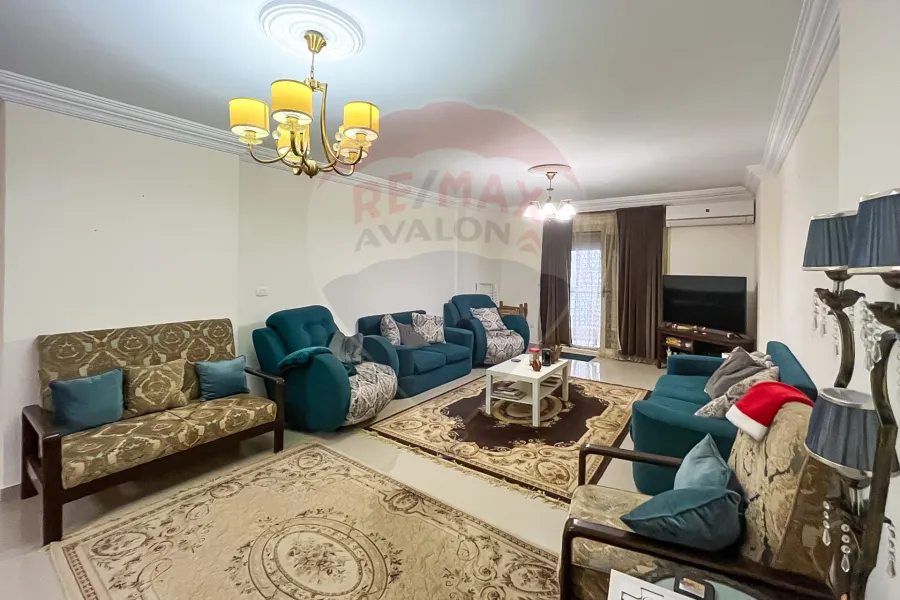 Apartment for sale 210 m Kafr Abdo (Sakinah bant Elhussin st.)