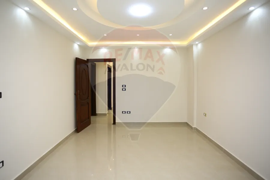 Apartment for sale 216 m Miami (Mohamed Awad St.)