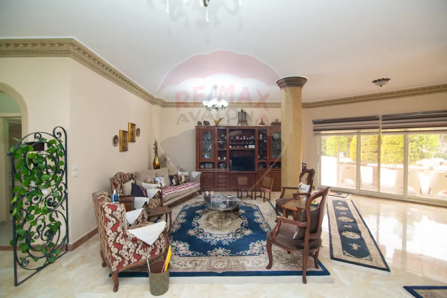 فيلا للبيع (بجوار البنوك السياحية - الكيلو 42) 3050 م