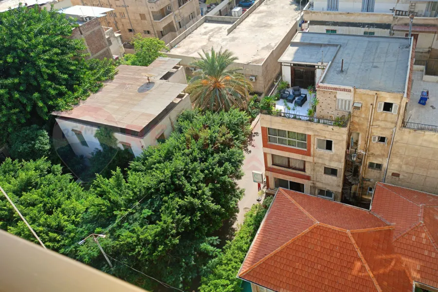 شقه للايجار المفروش 140 م كفر عبده (ش عبد القادر رجب)