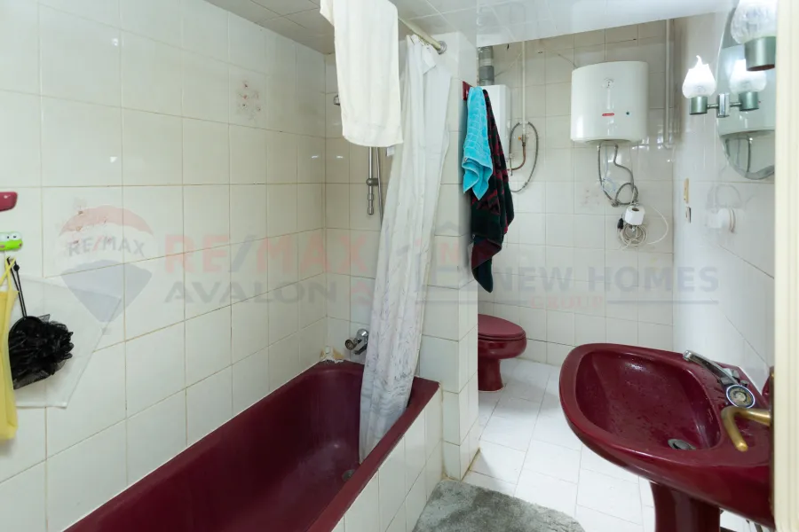 Triplex apartment for sale 220 m Stanly (near to the sea)