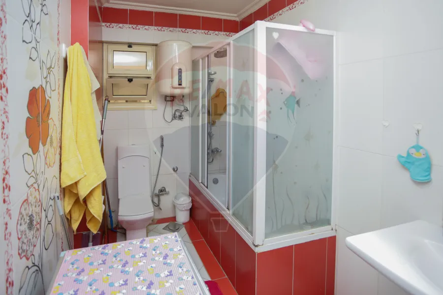 Apartment for sale 245 m Jnaklis (El-bohera St.)