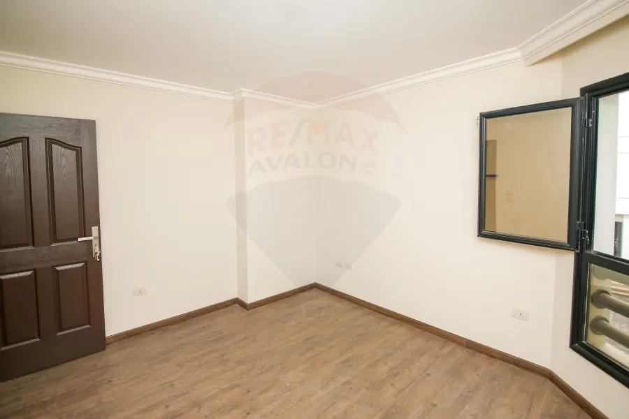 Apartment for sale 165m Smouha (El Reyada St.-East Tower Compound)