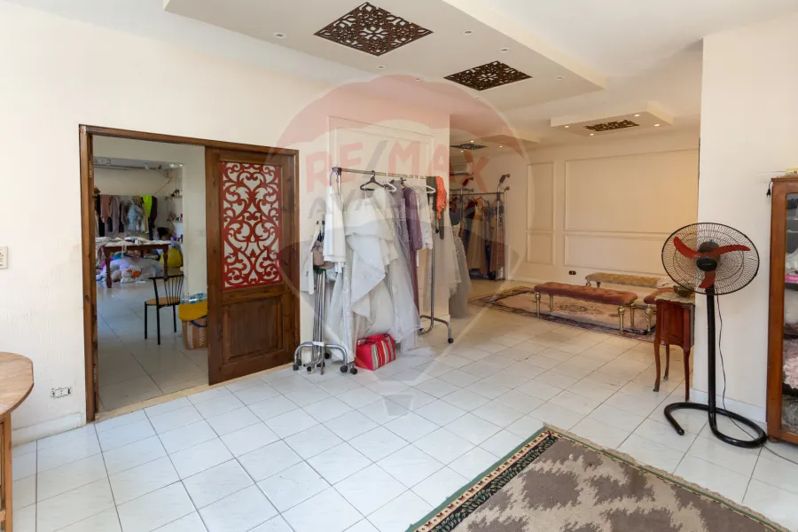 commercial mizzan for sale 200 m Roushdy (Sorya st)