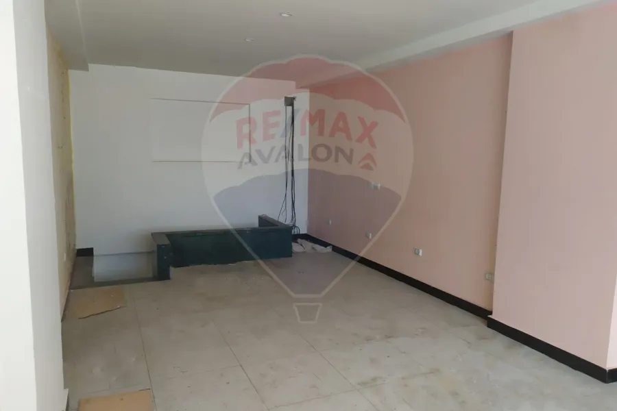 Shop for rent 60 m Smouha (Pharmacists Towers)